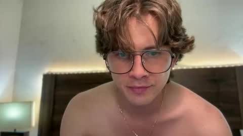 Snapshot of mcklister69 chatting on 03.05.26 mcklister online show from 03.05.26