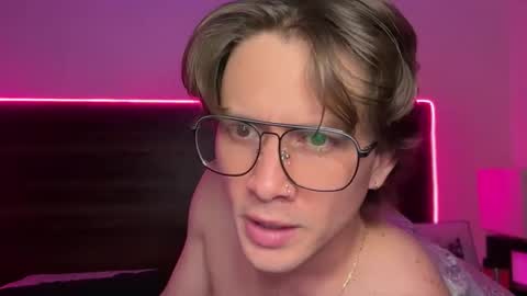 Snapshot of mcklister69 chatting on 03.06.26 mcklister online show from 03.06.26