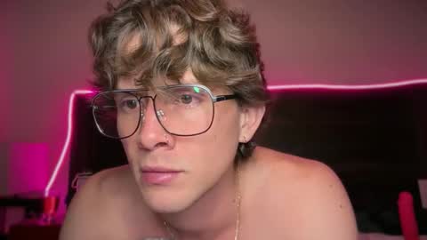 Snapshot of mcklister69 chatting on 03.09.26 mcklister online show from 03.09.26