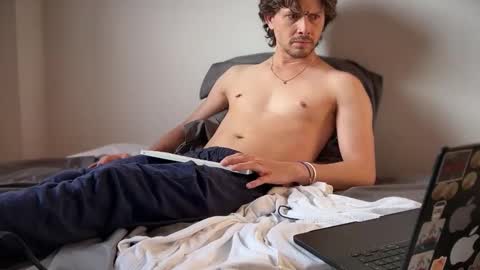 Snapshot of mcklister69 chatting on 04.05.26 mcklister online show from 04.05.26