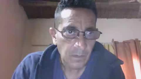 Snapshot of mdzarg chatting on 10.05.25 alejandro online show from 10.05.25