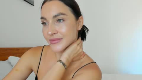 Snapshot of me_lina_ chatting on 03.02.25 Alice online show from 03.02.25