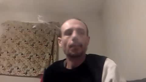 Snapshot of meanfinger chatting on 02.23.26 Jizzy online show from 02.23.26