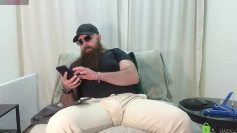 Snapshot of meaty_roll chatting on 01.22.25 Meaty Roll online show from 01.22.25