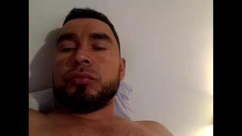 medina_chelo91 online show from 10.19.25