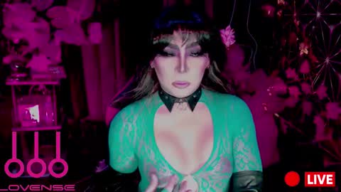 THE QUEEN ALPHA   Queen Medusa Prey online show from 02.03.26