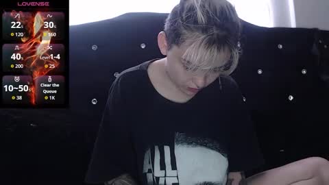 Megan and sophi online show from 11.21.25