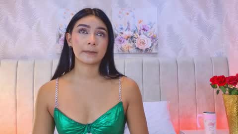 Carolina Paez online show from 11.28.25