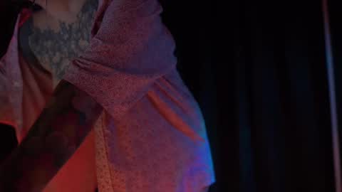 welcome guys   please  help me to reach 100 hands up Thanks  online show from 01.31.25