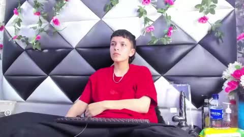 Snapshot of megan_thompsonn_ chatting on 11.28.25 megan_thompsonn_ online show from 11.28.25