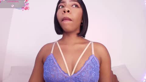 Snapshot of meganbarko chatting on 12.17.25 megan online show from 12.17.25