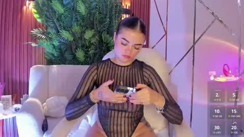 Snapshot of meganfox9 chatting on 02.11.26 Megan Nice to meet you online show from 02.11.26