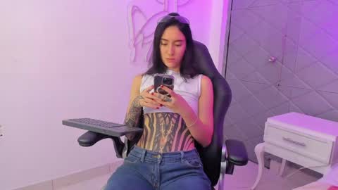 Snapshot of meganpresleyy chatting on 05.18.26 Megan Presley online show from 05.18.26