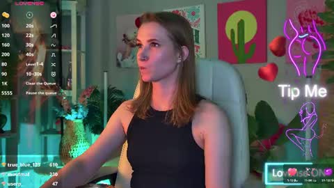 Snapshot of meganrodgers chatting on 06.11.26 megan online show from 06.11.26
