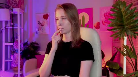 Snapshot of meganrodgers chatting on 07.08.26 megan online show from 07.08.26