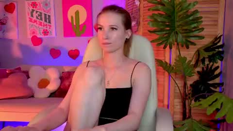 Snapshot of meganrodgers chatting on 07.14.26 megan online show from 07.14.26