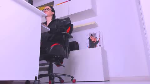 Megan online show from 01.17.25