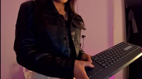 Megan online show from 09.17.25