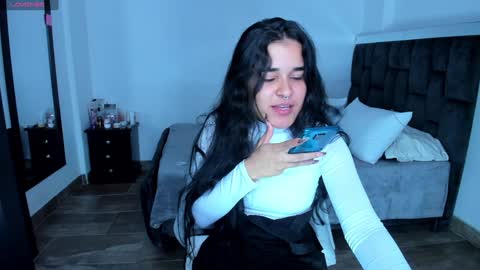 Snapshot of meganxue18 chatting on 02.05.25 Megan Xue online show from 02.05.25