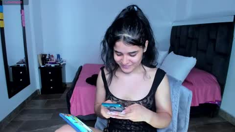 Snapshot of meganxue18 chatting on 03.11.25 Megan Xue online show from 03.11.25