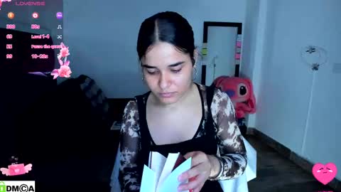 Snapshot of meganxue18 chatting on 09.29.25 Megan Xue online show from 09.29.25