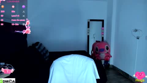 Snapshot of meganxue18 chatting on 10.12.25 Megan Xue online show from 10.12.25