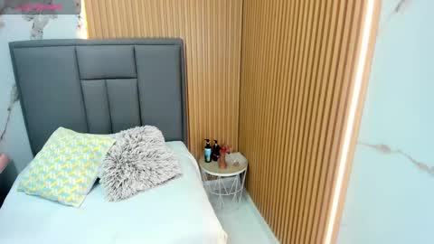 M E G A N  online show from 11.22.25