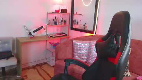 Snapshot of meggan_greey chatting on 07.12.26 Your best slave online show from 07.12.26