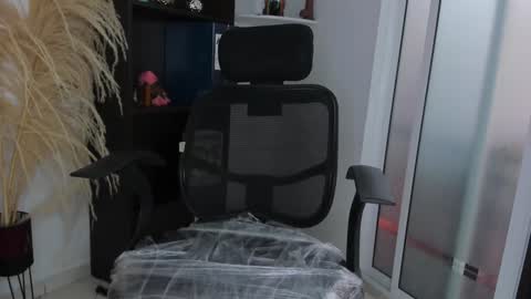 Snapshot of meghan_falcon chatting on 12.04.24 Meghan  online show from 12.04.24