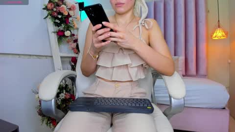 Snapshot of meghan_falcon chatting on 01.09.25 Meghan  online show from 01.09.25