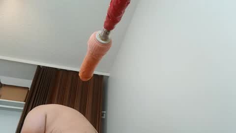 Snapshot of meheriuk68 chatting on 09.28.25 meheriuk68 online show from 09.28.25