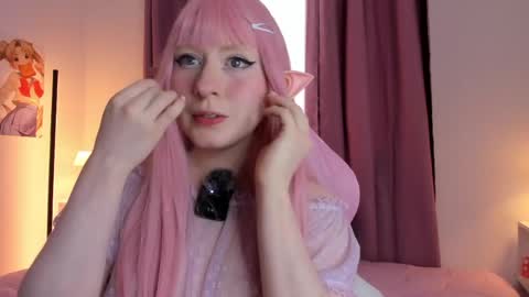 Snapshot of meikitty chatting on 09.30.25 Mei  online show from 09.30.25