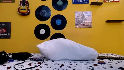 Snapshot of meisevil77 chatting on 05.08.26 MEIS online show from 05.08.26