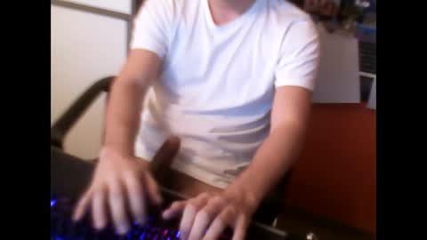 Snapshot of meks5544 chatting on 12.13.24 meks5544 online show from 12.13.24