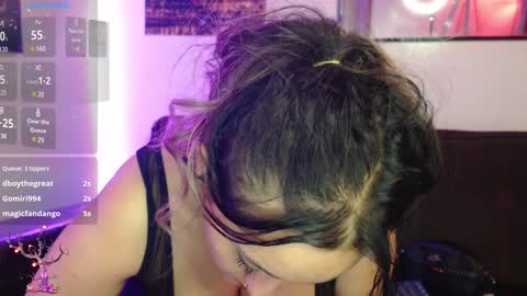 Snapshot of mel_raise chatting on 12.03.24 mel raise online show from 12.03.24