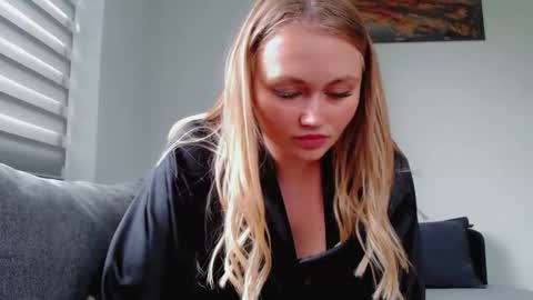 Snapshot of melani_a chatting on 06.02.26 Melania online show from 06.02.26
