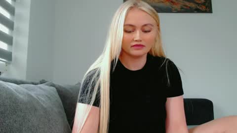 Snapshot of melani_a chatting on 07.20.26 Melania online show from 07.20.26