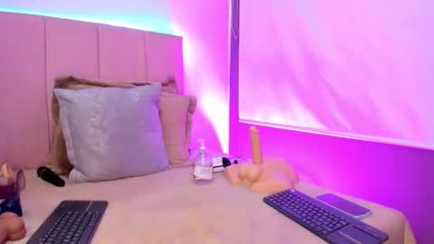 MELANI - online show from 02.11.26