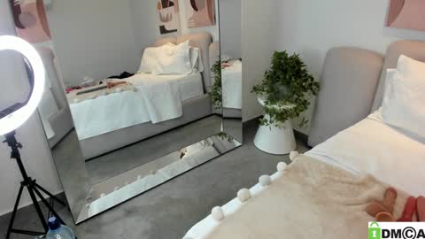 Snapshot of melanie__5 chatting on 02.06.25 Melanie Baez online show from 02.06.25