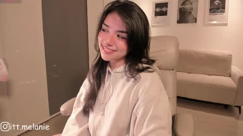 Snapshot of melanie_owo chatting on 05.12.26 Melanie online show from 05.12.26