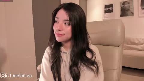 Snapshot of melanie_owo chatting on 06.27.26 Melanie online show from 06.27.26