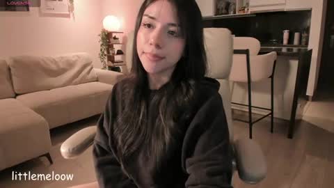 Snapshot of melanie_owo chatting on 07.23.26 Melanie online show from 07.23.26