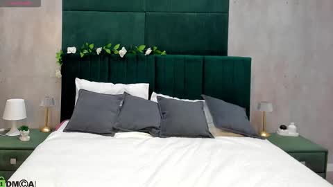 Melanie online show from 11.21.25