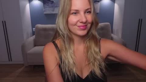 Snapshot of melaniebennett chatting on 08.07.26 Melanie Bennett online show from 08.07.26