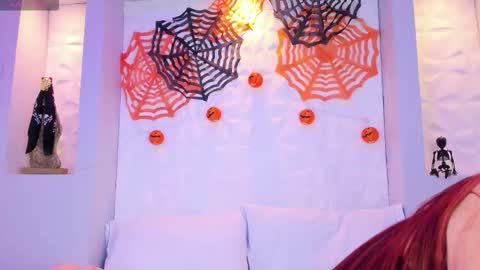 Snapshot of melanieklaus chatting on 10.31.25 Melanie online show from 10.31.25