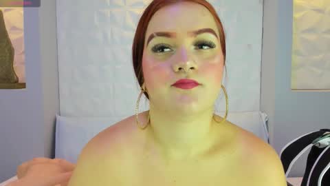 Snapshot of melanieklaus chatting on 11.13.25 Melanie online show from 11.13.25