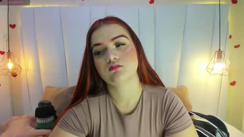 Snapshot of melanieklaus chatting on 11.22.25 Melanie online show from 11.22.25