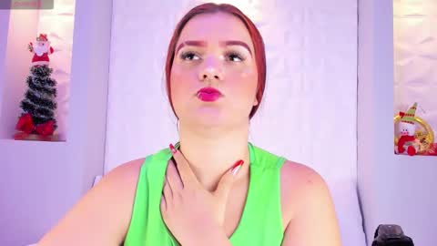 Snapshot of melanieklaus chatting on 12.18.25 Melanie online show from 12.18.25