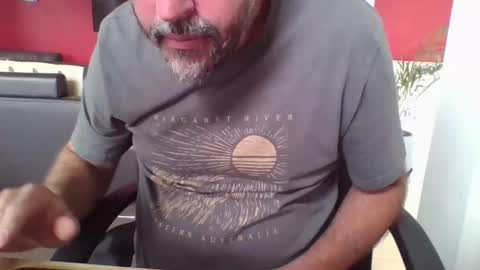 Snapshot of melbguy_075 chatting on 01.09.25 melbguy_075 online show from 01.09.25