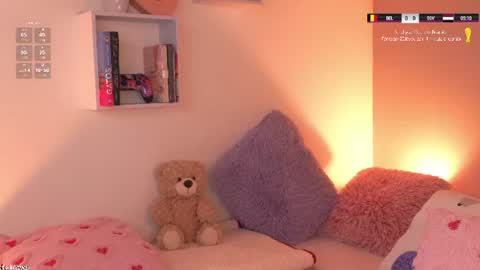 Snapshot of meliflua_a chatting on 06.15.26 Meli online show from 06.15.26